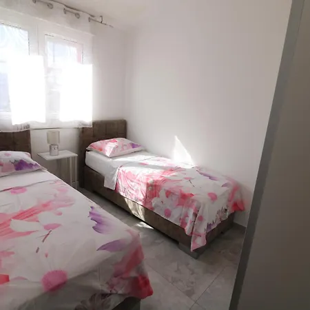 Apartment Tina Pula